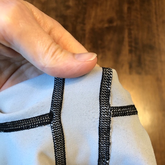 Lululemon size 4 align crop 21” - Picture 4 of 5